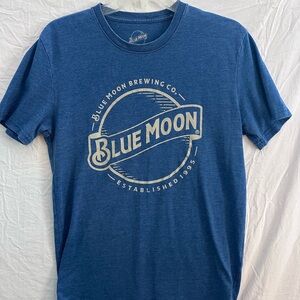 SALE 2/$20 🤩 Blue Moon Brewing Co Graphic T-Shirt Lucky Brand Size Small Blue